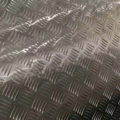 供应1.5,2.0,2.5,3.0厚防滑铝花纹板,斜杠花纹,材质1060,1100,3003,5052图3
